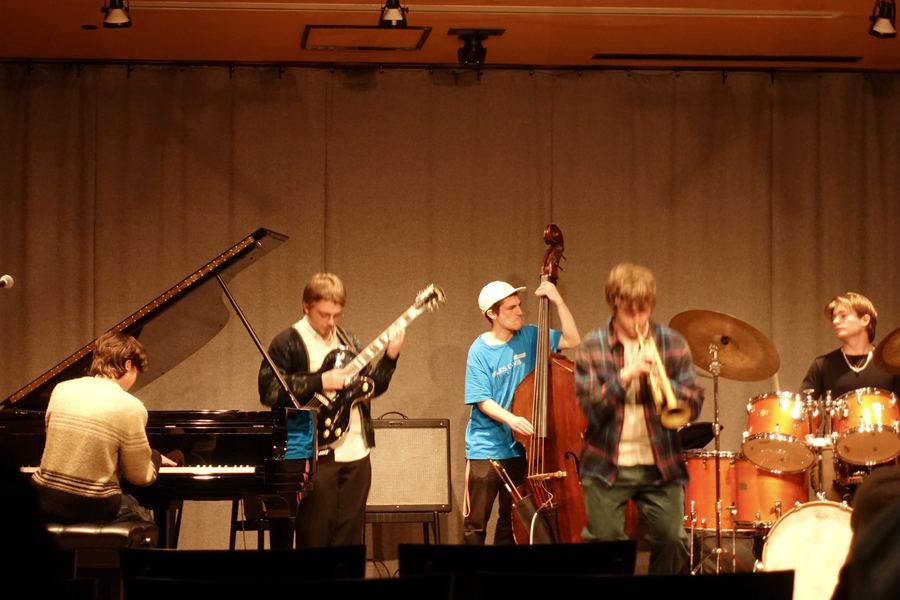 Lyric Anderson performing